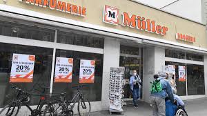 Yelp is a fun and easy way to find, recommend and talk about what's great and not so great in münchen and beyond. Augsburg Nachster Leerstand In Der Karolinenstrasse Auch Die Drogerie Muller Schliesst Augsburger Allgemeine