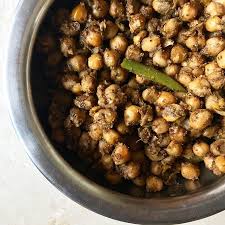 Padoka Filled Punjabi Kadhi Cholle Gur Ke Chawal Ranveer Brar And Vernika Awal Share Recipes For Punjabi Dishes You Can Mak In 2020 Recipes Food Pictures Good Food