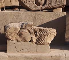 In ancient egyptian mythology, aten, also spelled aton, is the sun disk and was worshipped from as early as the 3rd dynasty as an aspect of . Aton Echnatons Sonnengott Das Alte Agypten
