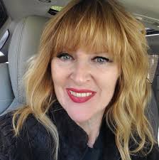 Not my chicken but my sister's young chick was attack by something. Is  there anything she can do for it?