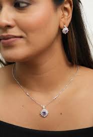 Brewing Flora Diamond Pendant Set with Earrings