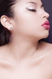 Elizabeth Saiz's Instagram, Twitter & Facebook