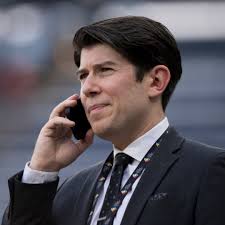 Insufferable ESPN mouthpiece Jeff Passan decided to crush Pete Rose hours  after his death in a disgusting column. What a headline.