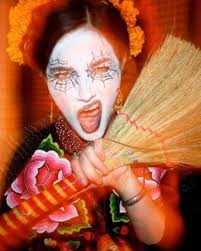 Lately, I've heard some new birds singing in my garden — their voices so  clear and unique that I heard them distinctly even while indoors with the  doors and windows shut. It's