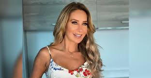 100 días para enamorarnos es una novela de comedia dramática estadounidense producida por telemundo global studios , en el 2020. Geraldine Bazan Causa Sensacion En La Serie 100 Dias Para Enamorarnos Imagen Zacatecas