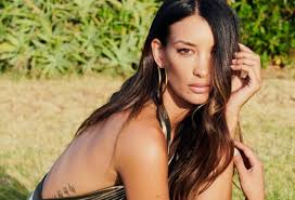 Apparently it is a compound, ἀφρο (aphro) +‎ δίτη (dítē). I Lwuh0sk5r5m