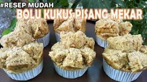 Kue cake pisang kukus mawar / kemudian gulingkan ke atas kelapa parut kukus hingga seluruh permukaannya terselimuti kelapa. Kue Cake Pisang Kukus Mawar Resep Bolu Pisang Mekar Dokterandalan