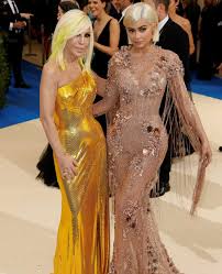 Find this pin and more on formal dresses by maria spetsioti. Met Gala 2017 Rei Kawakubo Tributes Delight On Red Carpet Bbc News