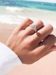 Women S Wedding Bands Simple Women S Wedding Bands In 2020 Womens Wedding Bands Affordable Wedding Ring Wedding Ring Sets