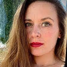 Linda Ladue's Instagram, Twitter & Facebook