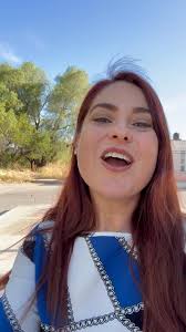 Hoy quiero desear lo mejor a mi estimada Fany Lozano, que tengas un feliz  cumpleaños, es un día especial así que a festejar al máximo, y nos vemos  para comer pastel. Un