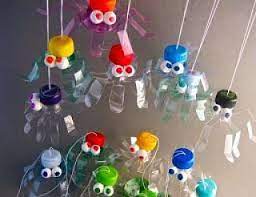 Kamu bisa membuat pot bunga dari botol bekas tersebut. Desain Teras Rumah Sederhana Hiasan Kelas Paud Dari Barang Bekas