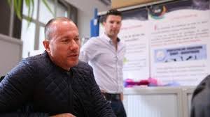 Sos ma famille a besoin d'aide : Saint Quentin Pascal Le Grand Frere Devient Stagiaire De Luxe