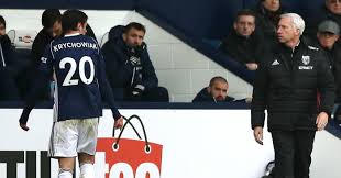 West brom dnes oznámila již druhou posilu, kterou se stal záložník grzegorz krychowiak, jenž přichází na roční hostování. Pardew Announces That West Brom Midfielder Has Been Fined Football365