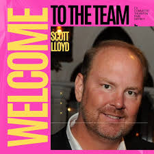 Completed! Another mural in the Thornton Park Central Garage- this is by  the very talented artist Roxenticity. 💙 Orlando Main Streets  #thorntonparkdistrict #downtownlikealocal #locallove #muralartist #itsavibe