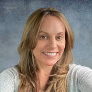 Alyson Fernandez's Instagram, Twitter & Facebook