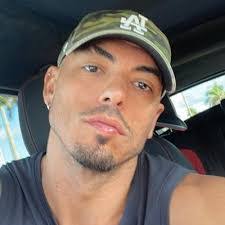 Andre Enriquez's Instagram, Twitter & Facebook