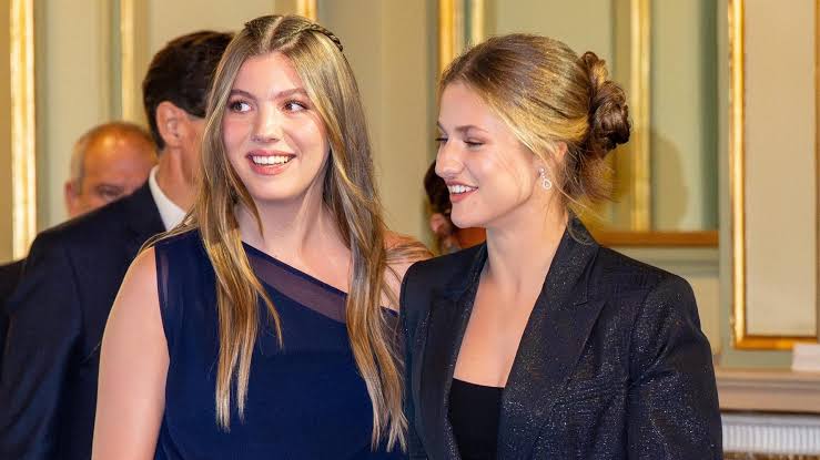 Princesa Leonor e infanta Sofía: sus comentados gestos en los Premios  Princesa de Girona