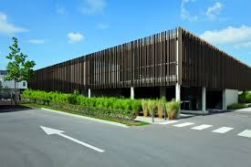 Parking Semi Couvert Coeba Sarl Le Parking Semi Couvert De La Maison Communale Contient 94 Emplacements Sur Deux Niveaux Il Est Entoure D Une Structure En Lame