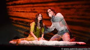 Notre Dame De Paris Comedie Musicale Le Spectacle 49 textes déjà disponibles aller aux titres de l'acte 1 aller aux titres de l'acte 2 les personnages : notre dame de paris comedie musicale