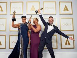 アカデミー作品賞（アカデミーさくひんしょう、academy award for best picture）は、アカデミー賞の部門の一つで、映画作品自体へと賞が贈られるアカデミー賞の最重要部門である。 U Nsooqlwtf2gm