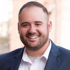 Kari Holden's Instagram, Twitter & Facebook