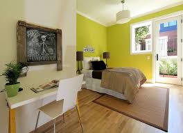 Green has ability to create healing effect for people. How To Decorate A Bedroom With Green Walls