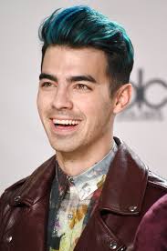 Joe Jonas S Blue Hair Just Keeps Getting Bluer Details Men Hair Color Boys Colored Hair Stylish Hair Colors