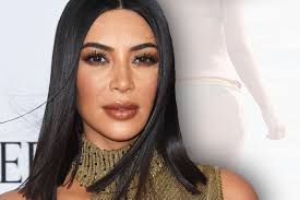Kim kardashian posted a throwback photo from her and kanye west's vow renewal days after revealing she feels like a failure over their divorce. Kim Kardashian Verliert Nach Cellulite Fotos 100 000 Instagram Follower Gala De