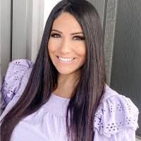 Flora Walker's Instagram, Twitter & Facebook