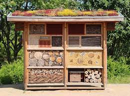 Die tiere sollten jedenfalls freie flugbahn zu ihrem hotel haben. Insektenhotel Im Garten Bauen Platzieren Und Gestalten