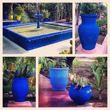 Vous souhaitez obtenir le vrai bleu majorelle? Bleu Majorelle Jardin Marocain Jardin Majorelle Poterie Jardin