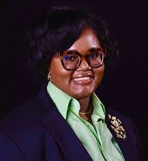 Kirsten Bennett's Instagram, Twitter & Facebook