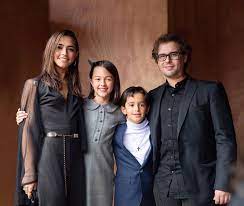 Isidora vives y carlos said, quienes dan vida a los hijos del personaje que interpreta mayrín. Carlos Vives Mis Hijos Amores De Mi Vida Cuatro Razones Inmensas Para Ser Cada Dia Mejor Los Adoro Lucyvives Elenavives Pedrovives Cv420 Primeracomunion Facebook