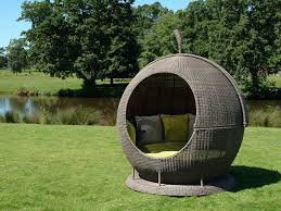 Fdw outdoor patio sofa furniture round retractable canopy daybed black wicker rattan do you want to chill and relax in your own home? 35 Unique Daybed Designs That Offer Comfort And Peace Under The Sun