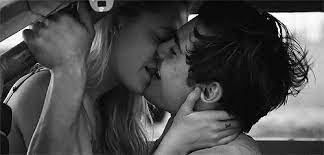 5 Teknik Ciuman Hot Yang Paling Sensual