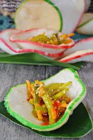 Penghirisan timun adalah lebih nipis dan lebih panjang. Amie S Little Kitchen Jom Cuba Resepi Acar Timun Sarawak