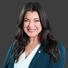 Get in, ladies, we're going lunching.