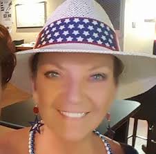 Boaters helped by cutting tow line