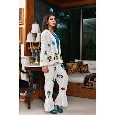 The orient express proper runs from calais and paris to bucharest, passing through france, germany, austria, czechoslovakia, hungary, and romania. Buy Wonders Of The Orient Jacket And Trouser Online In Pakistan Buyon Pk
