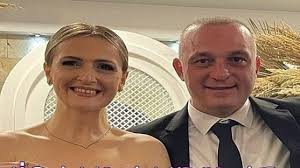 ÖĞRETMEN VE MODA TASARIMCI NİŞANLANDI