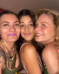 Em fotos raras, Vera Fischer reúne os filhos e nora: 'Muito amor!'