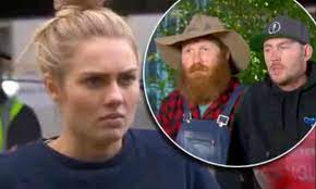 While sticks is a carpenter and photographer, wombat has less of a skillset when it comes to renovating and design. The Block S Sticks And Wombat At War With Josh And Elyse Daily Mail Online