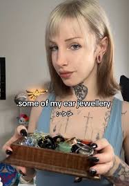 Getting Dahlia Piercing Scars: Pros and Cons Explained