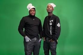 It is believed the two died on their way to a gig to rustenburg. P9cuze Xhznc8m