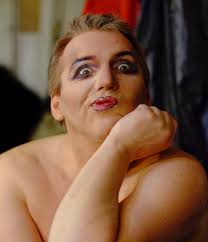 Lola Wallace (@Lolawportraits)