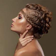 A true innovation in style and functioning. Plaiting Braiding Hair Styling Course Adel Professional