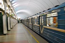 Jetzt zeiten ✓ preise✓ & anbieter ✓ online vergleichen und das passende bahnticket finden! Metro Im Morast Sankt Petersburg Die Reisekorrespondentin