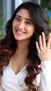 Shivangi Joshi's Instagram, Twitter & Facebook