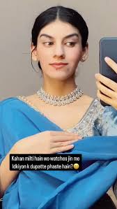 Kahan milti hain wo watches jin me Idkiyon k dupatte phaste hain?😆😆😆